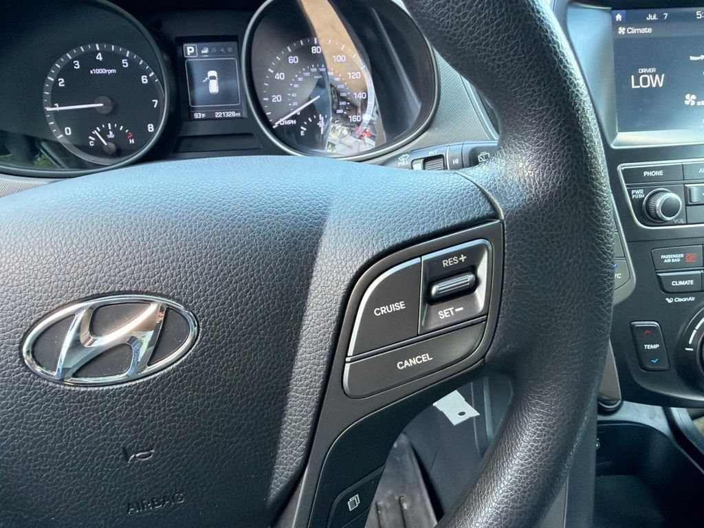 Used 2017 Hyundai Santa Fe SE w/ Cargo Package AWD/4WD image 20