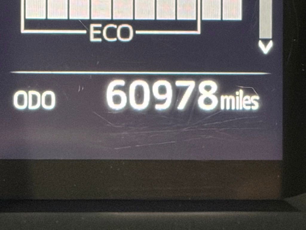 Used 2019 Toyota Camry LE FWD image 31