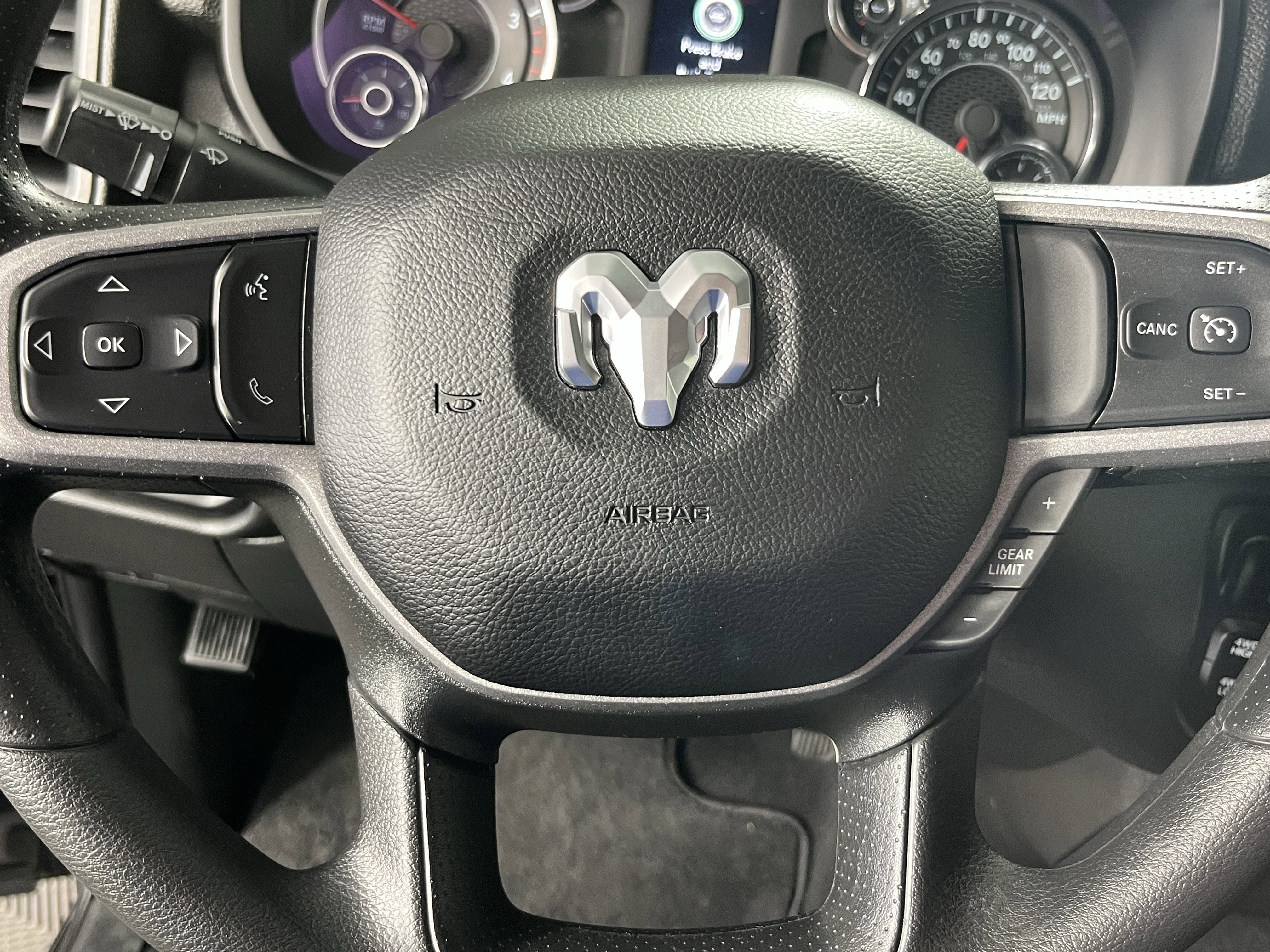 Used 2024 RAM 3500 Tradesman w/ Chrome Appearance Group image 17