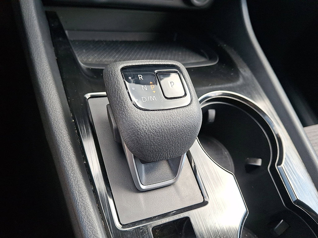 Used 2023 Nissan Rogue SV AWD/4WD image 12