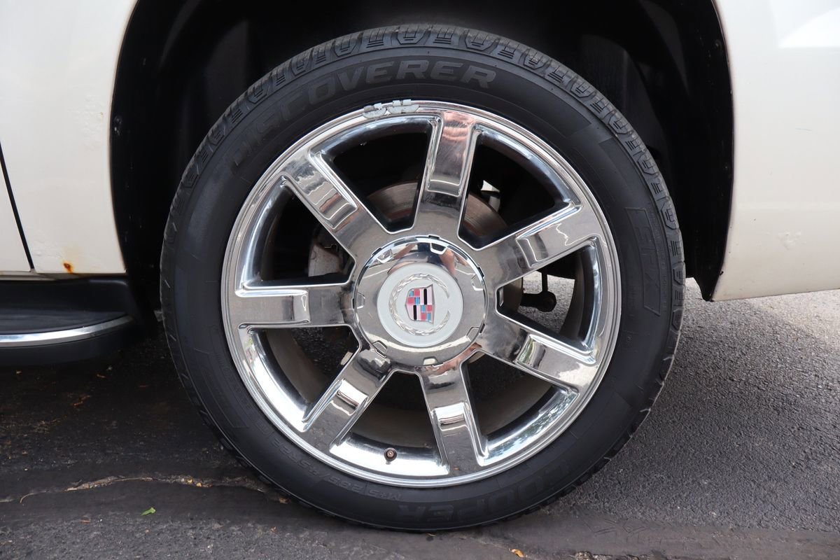 Used 2012 Cadillac Escalade EXT Luxury image 42