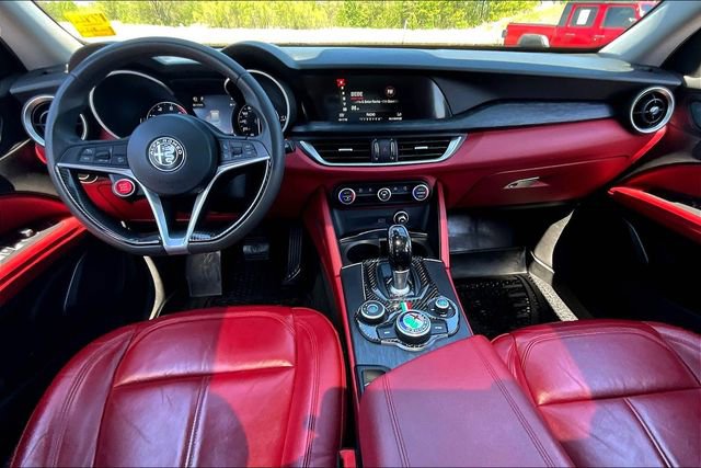 Used 2019 Alfa Romeo Stelvio w/ Nero Edizione image 7