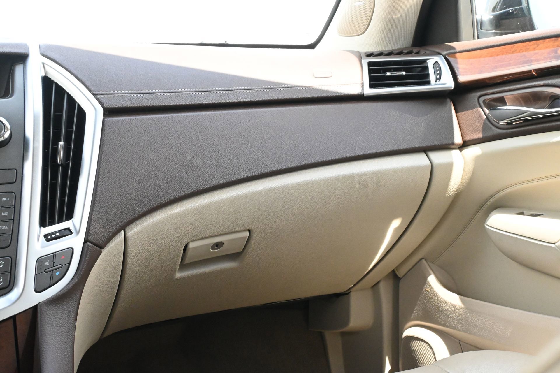 Used 2011 Cadillac SRX Luxury FWD image 8