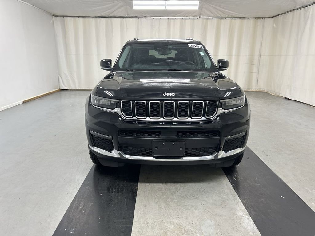 Used 2023 Jeep Grand Cherokee L Limited w/ Trailer Tow Group (B) AWD/4WD image 3