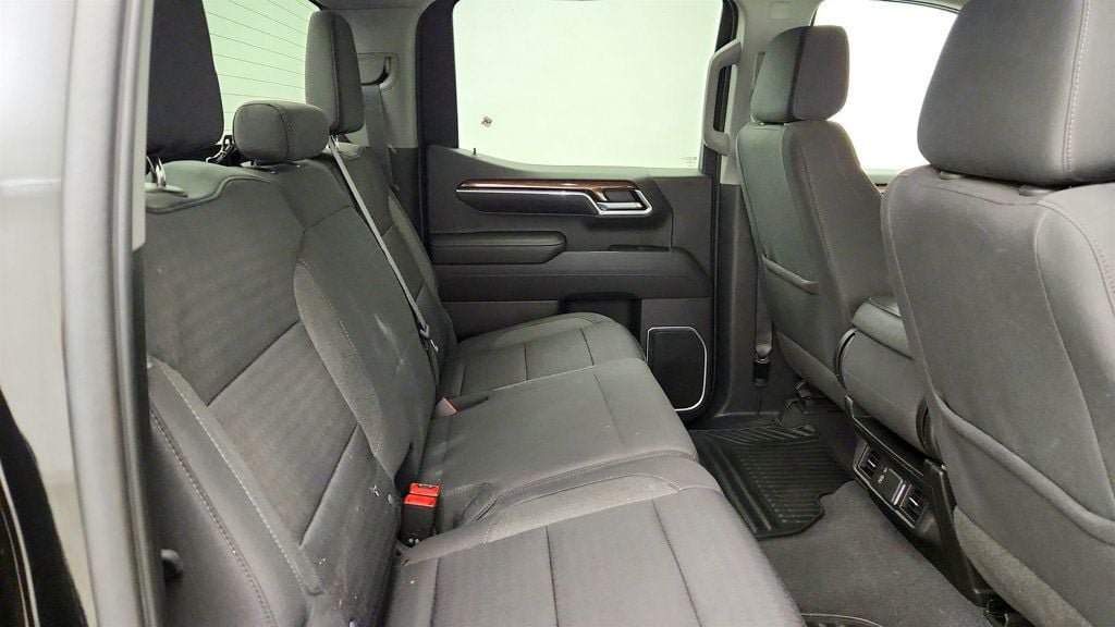 Used 2022 Chevrolet Silverado 1500 LT AWD/4WD image 20