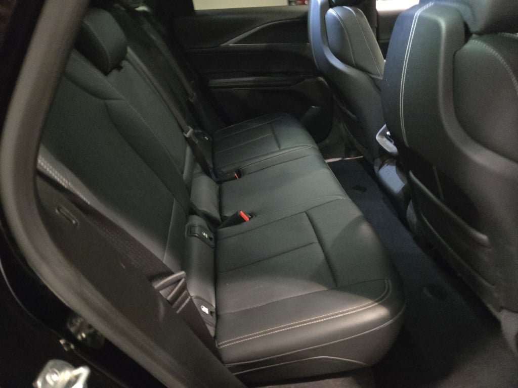 Used 2024 Cadillac Lyriq Sport AWD/4WD image 9