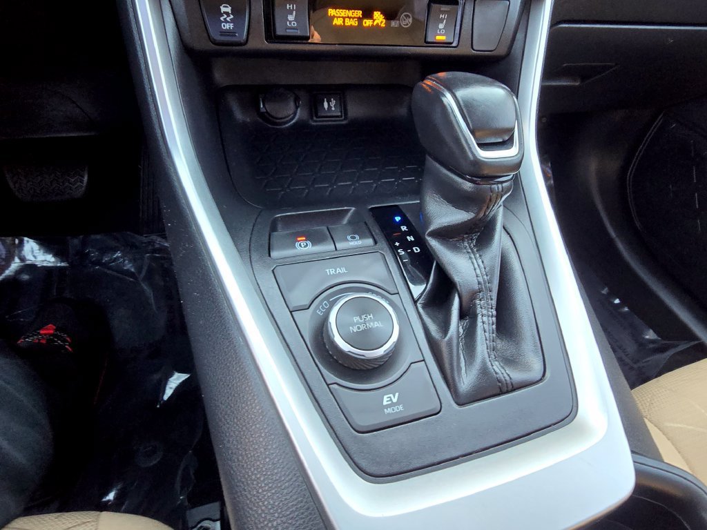 Certified 2019 Toyota RAV4 XLE w/ Convenience Package AWD/4WD image 26