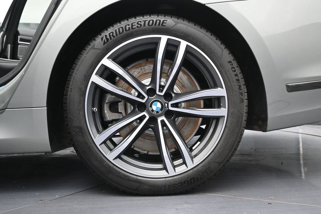 Used 2022 BMW 750i xDrive w/ M Sport Package AWD/4WD image 14