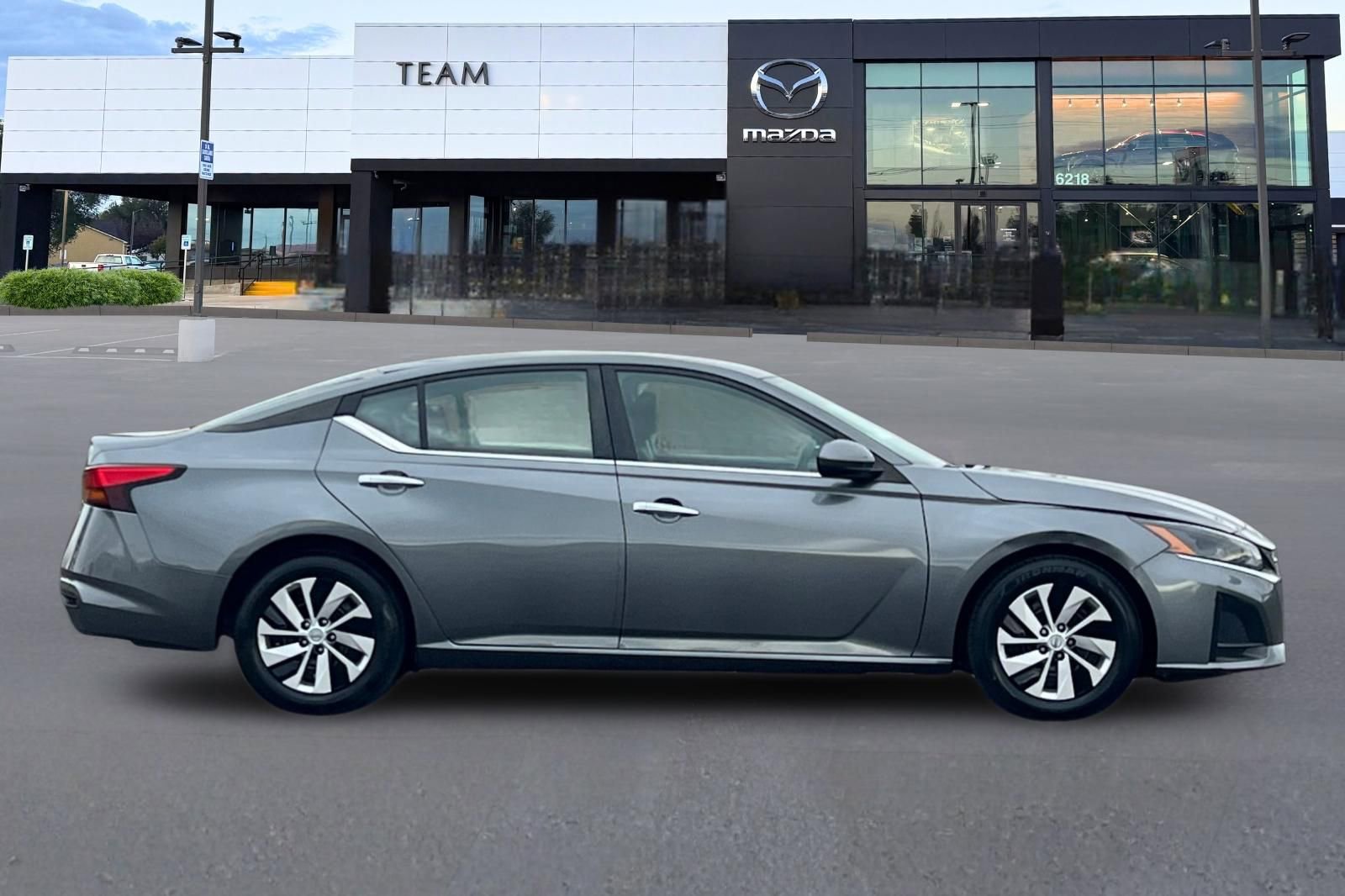 Used 2023 Nissan Altima 2.5 S image 3