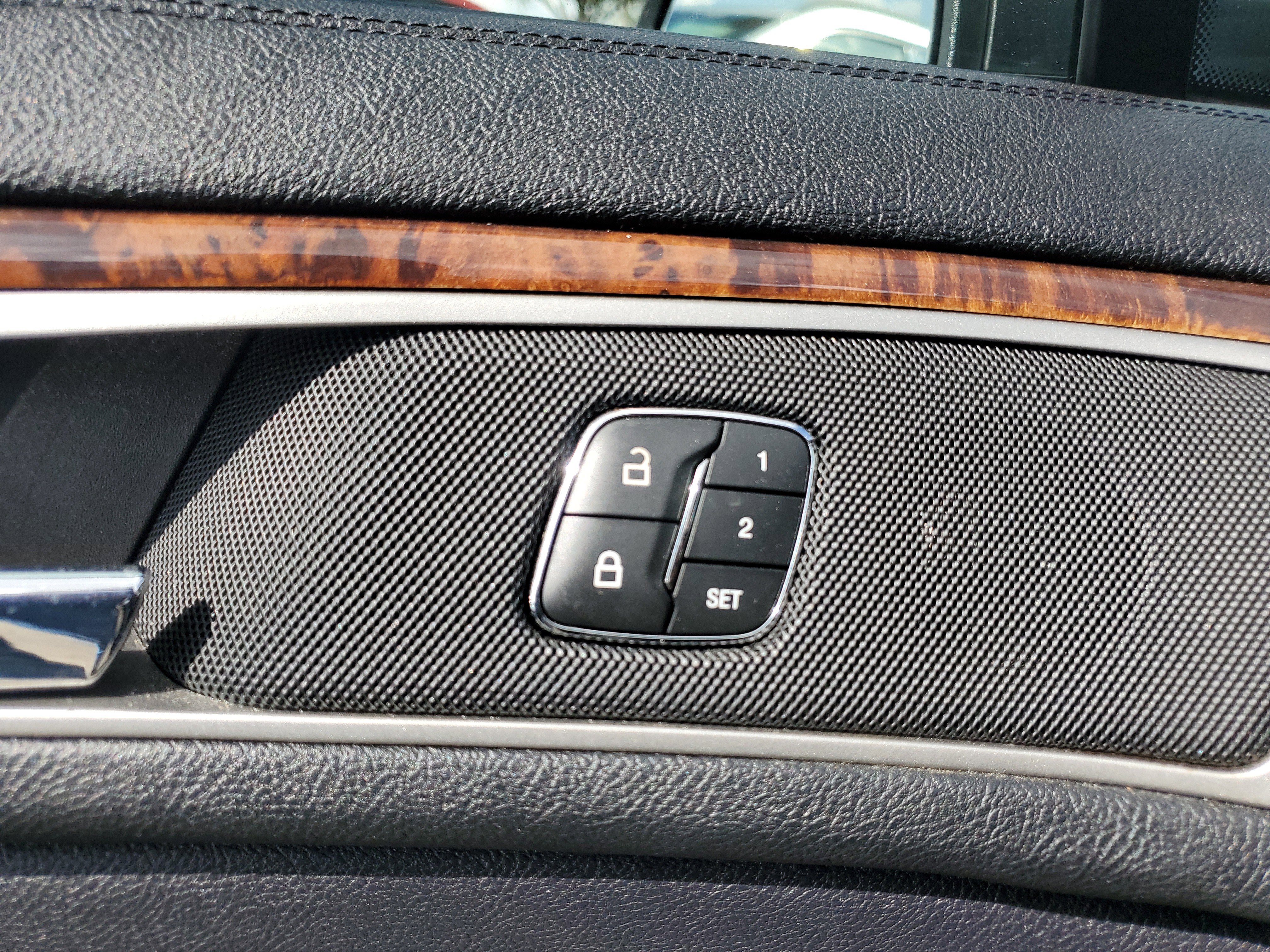 Used 2019 Lincoln MKZ Reserve image 12