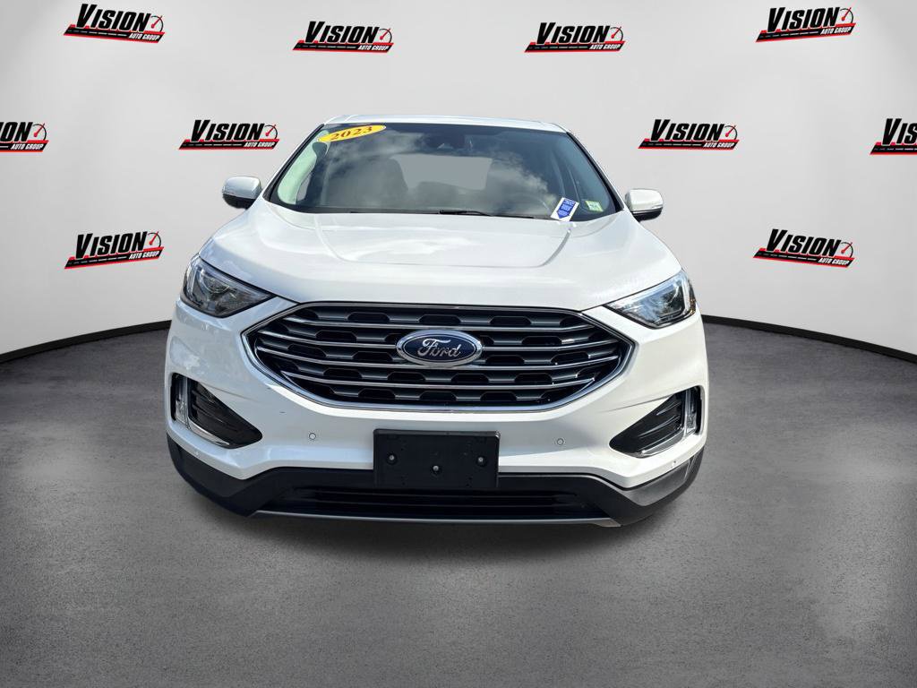 Used 2023 Ford Edge Titanium AWD/4WD image 2