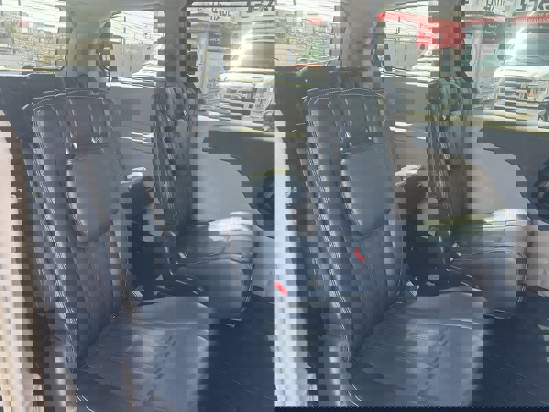 Used 2016 Chrysler Town & Country Touring image 21