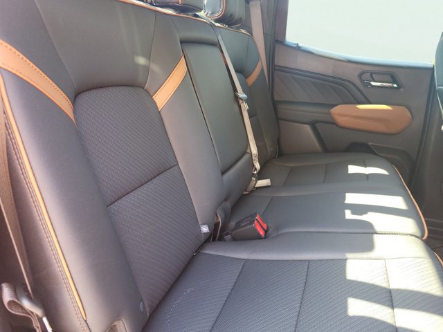 Used 2024 GMC Canyon AT4 w/ AT4 Premium Package AWD/4WD image 16