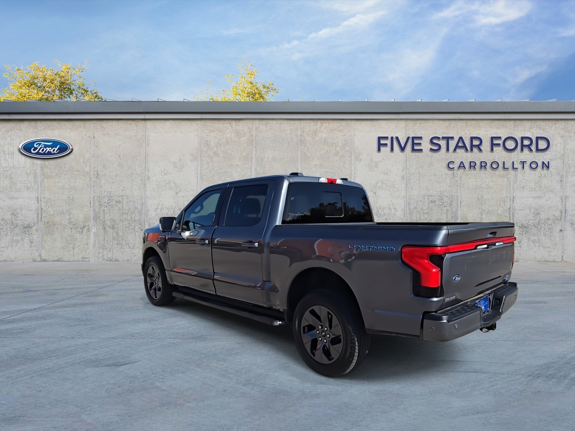 Used 2023 Ford F150 Lightning 4x4 SuperCrew image 7