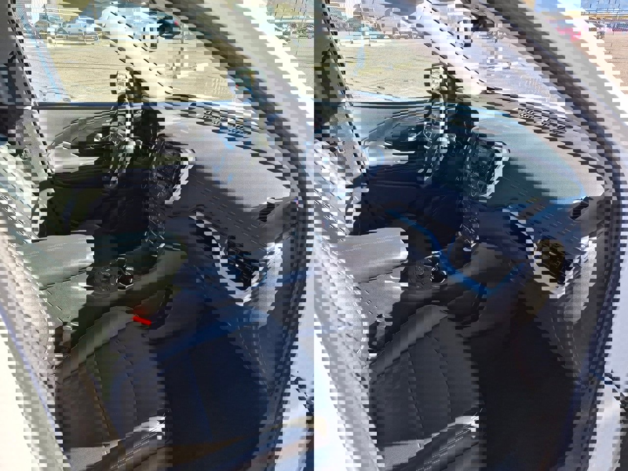 Used 2024 GMC Terrain SLT image 11