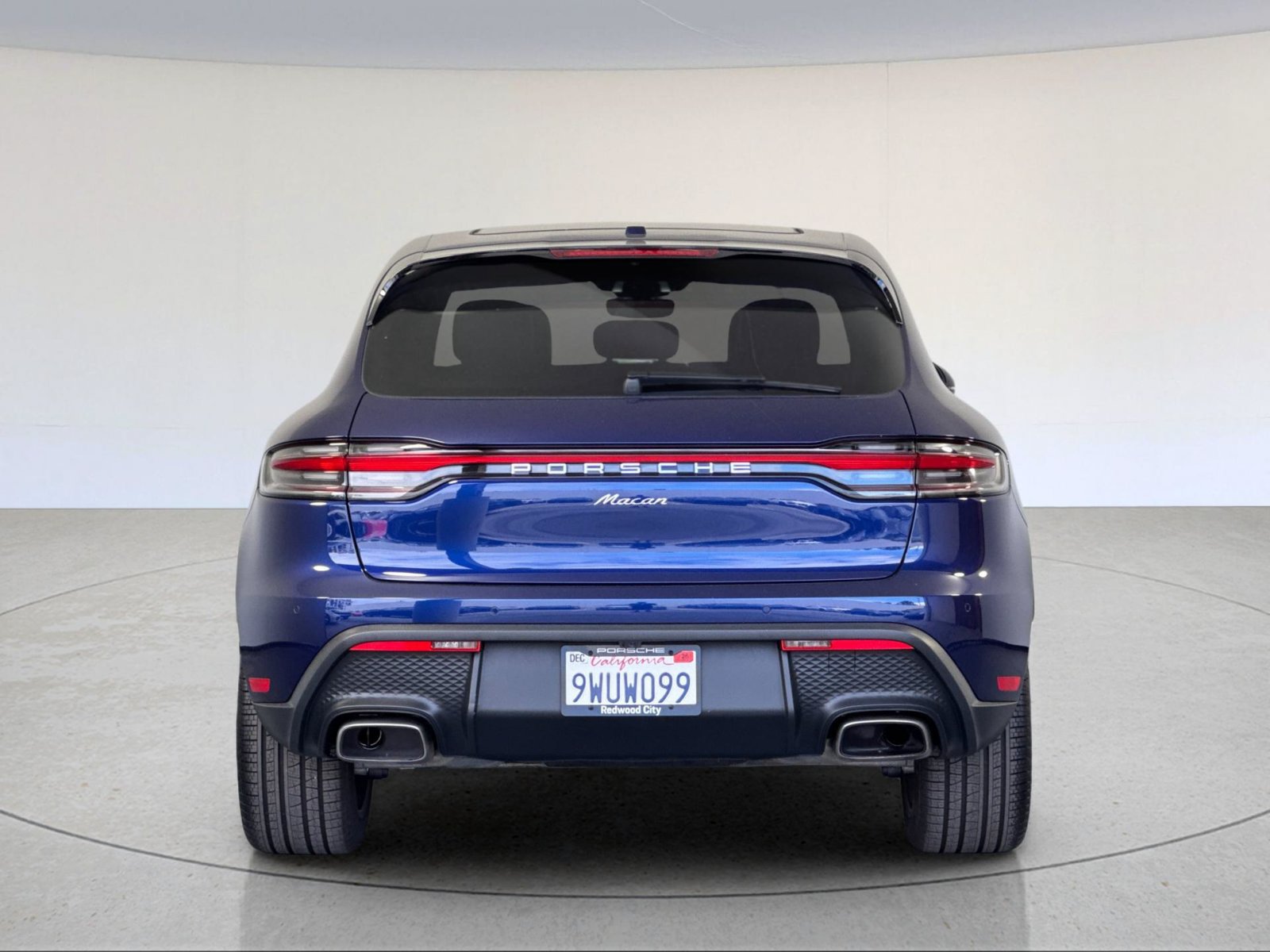 Certified 2026 Porsche Macan AWD/4WD image 7