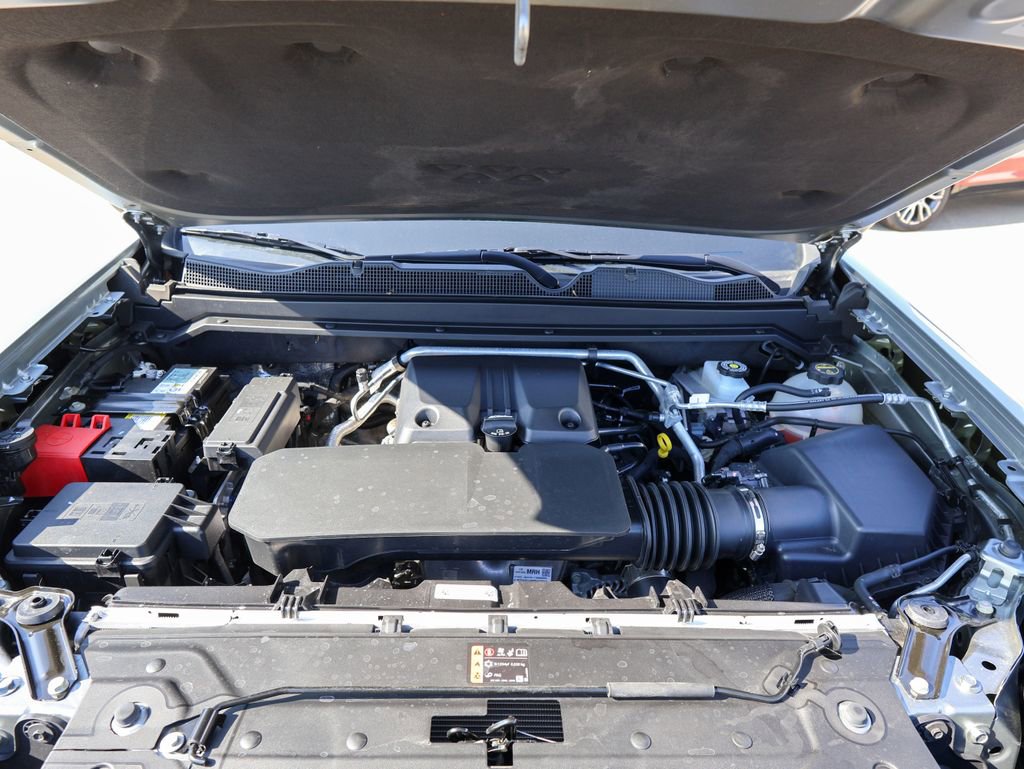 Used 2024 Chevrolet Colorado LT RWD image 31