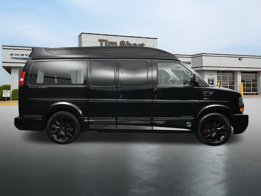Used 2023 Chevrolet Express 2500 RWD image 6