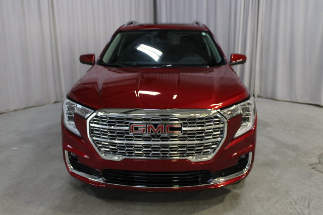 Used 2024 GMC Terrain Denali w/ Denali Premium Package AWD/4WD image 29