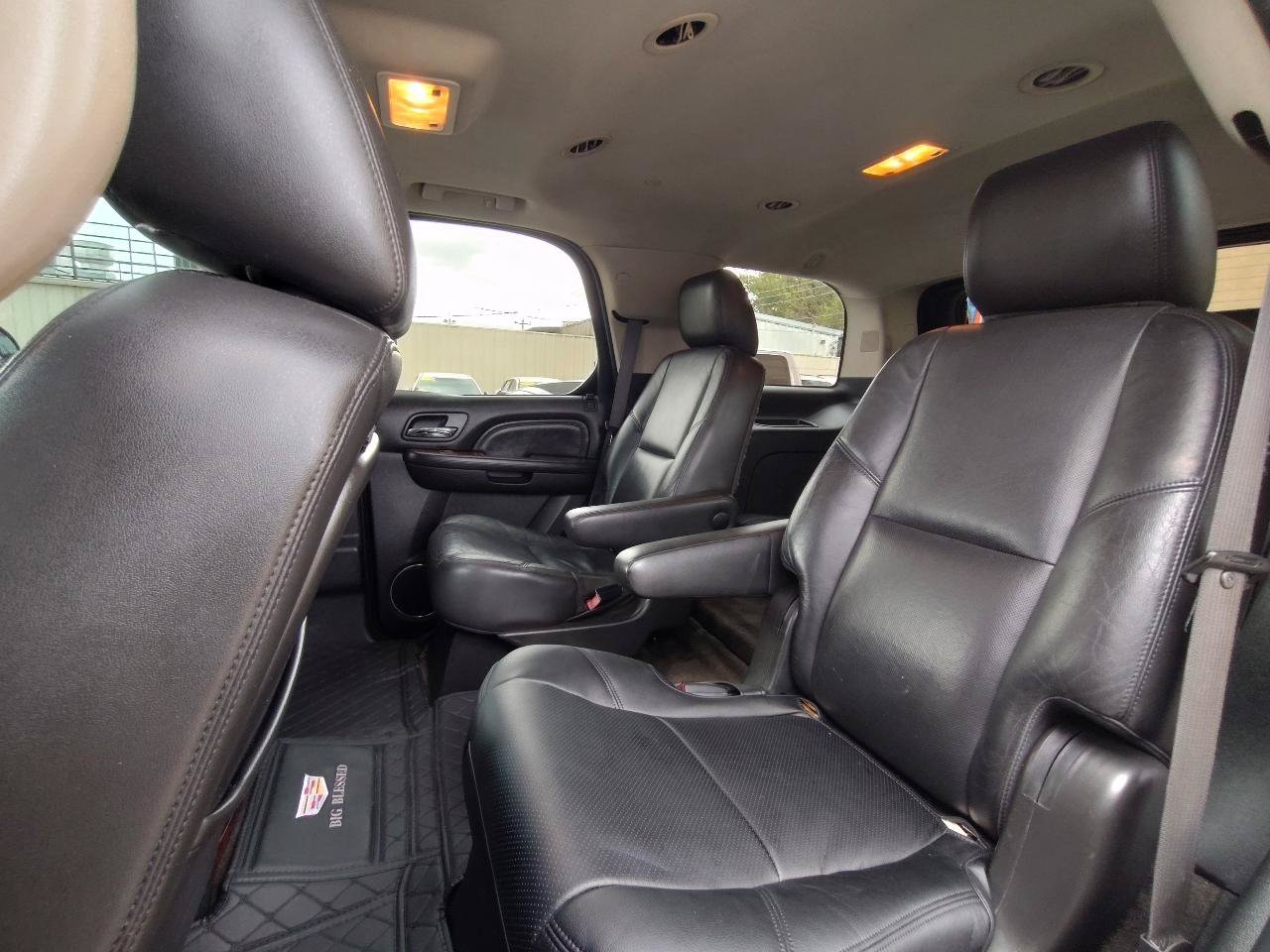 Used 2012 Cadillac Escalade Luxury RWD image 26