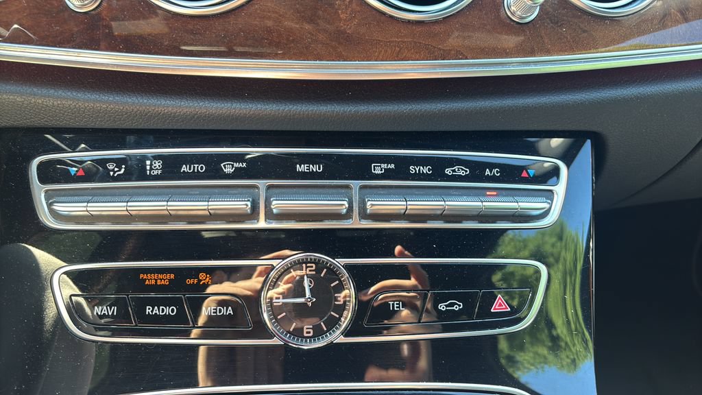 Used 2017 Mercedes-Benz E 300 4MATIC image 17