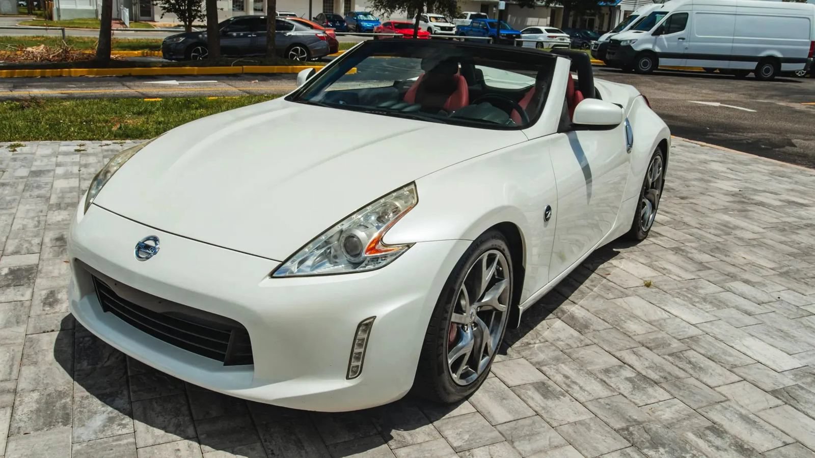 Used 2013 Nissan 370Z Touring w/ Sport Pkg RWD image 4
