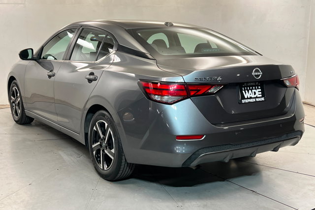 Used 2024 Nissan Sentra SV FWD image 3