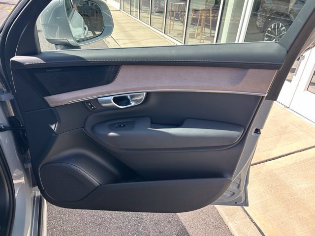 Certified 2026 Volvo XC90 B6 Plus AWD/4WD image 14