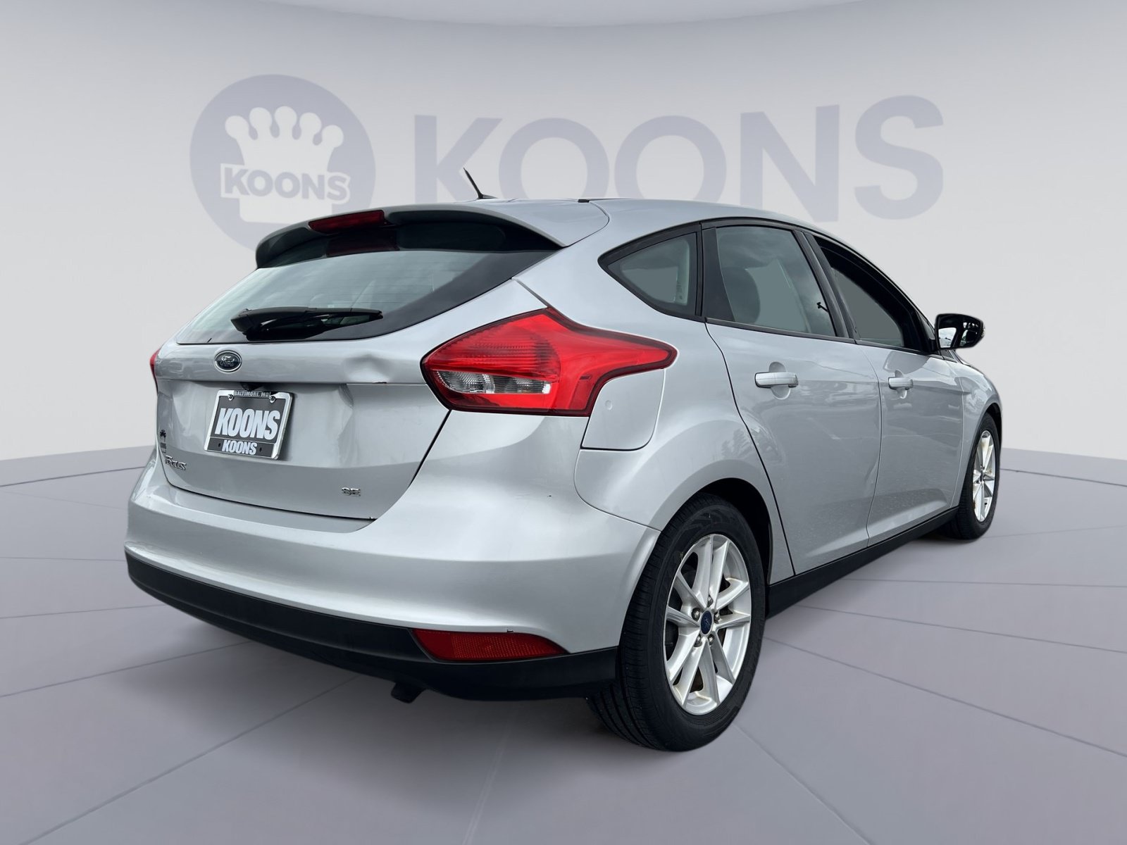Used 2015 Ford Focus SE w/ SE Cold Weather Package FWD image 7