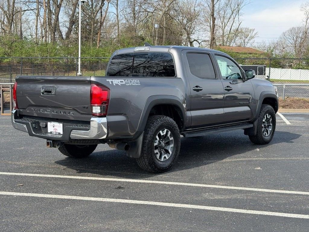 Used 2018 Toyota Tacoma TRD Off-Road image 3