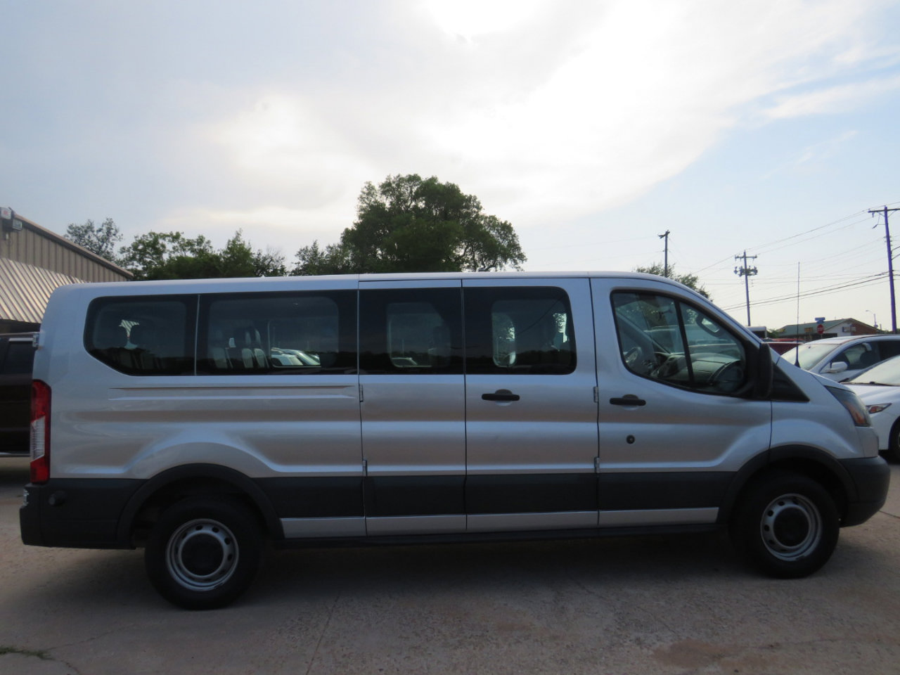 Used 2015 Ford Transit 350 XL RWD image 4