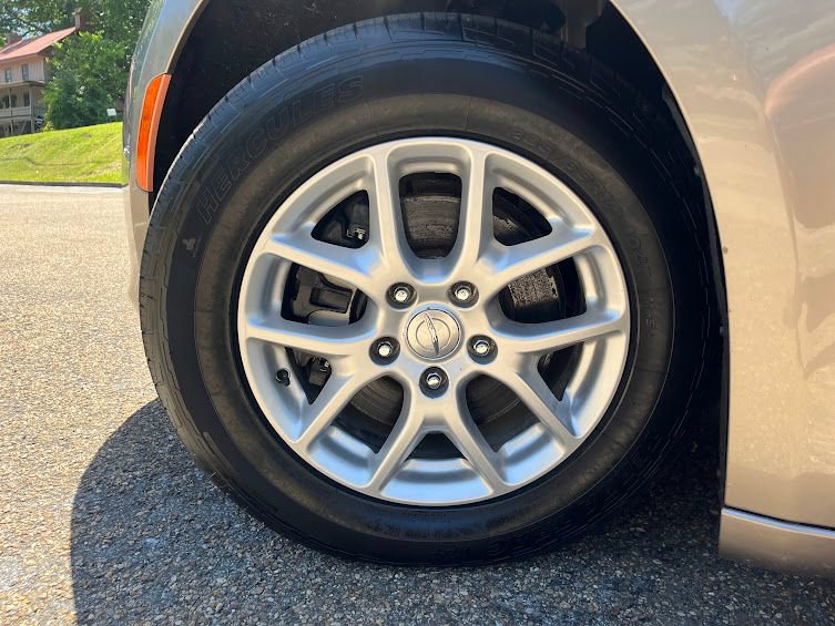 Used 2017 Chrysler Pacifica Touring FWD image 50