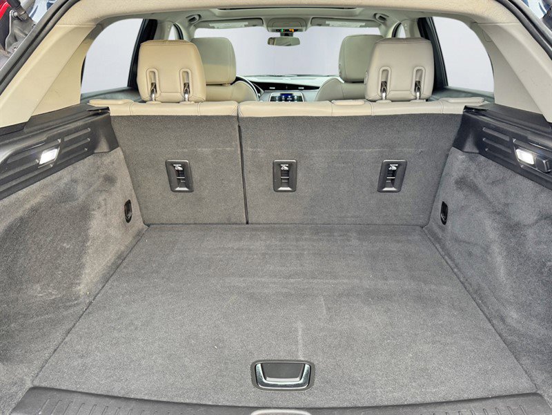 Used 2019 Cadillac XT4 Luxury w/ Cold Weather Package image 23