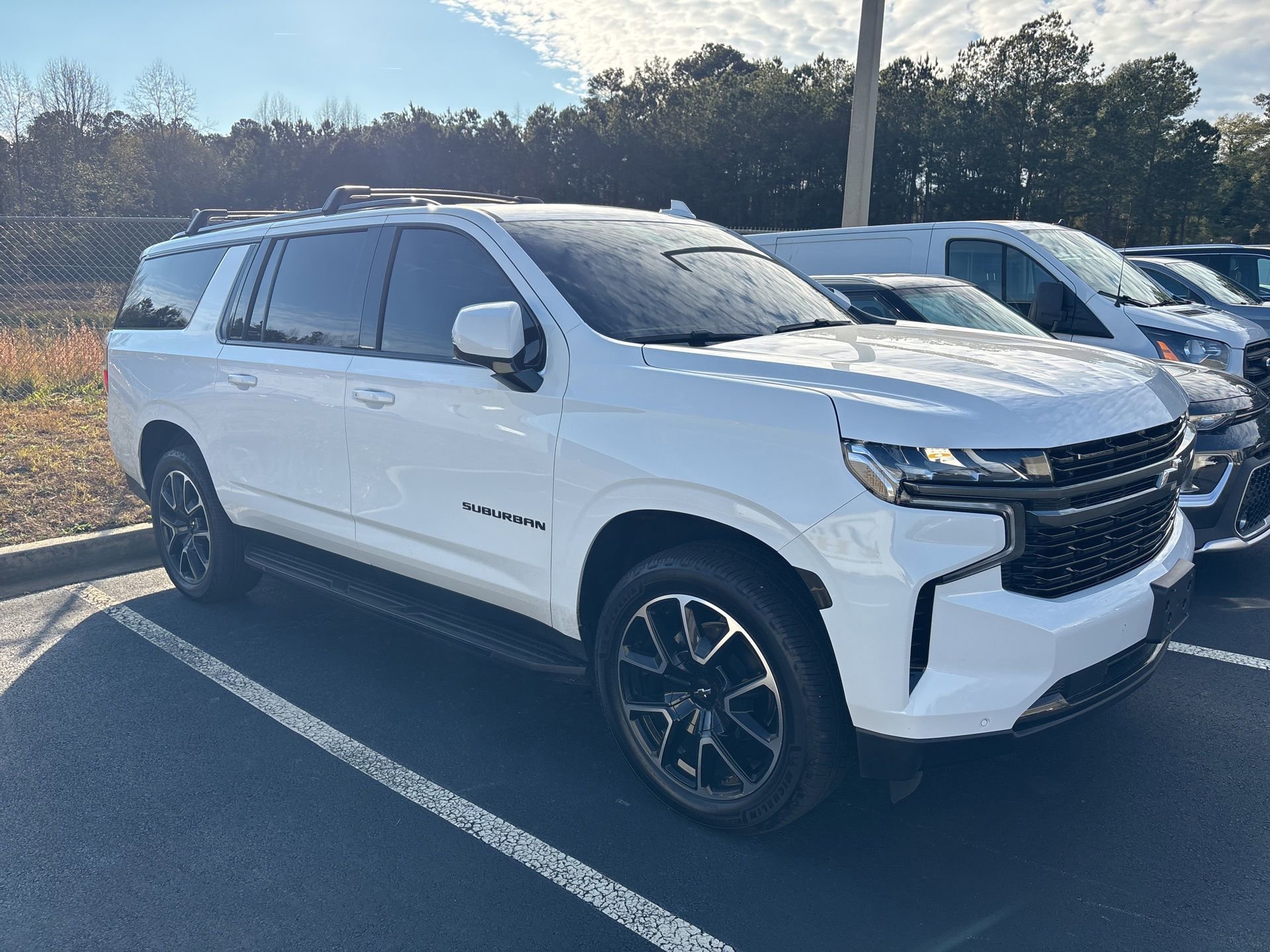 Used 2022 Chevrolet Suburban RST w/ Luxury Package image 2