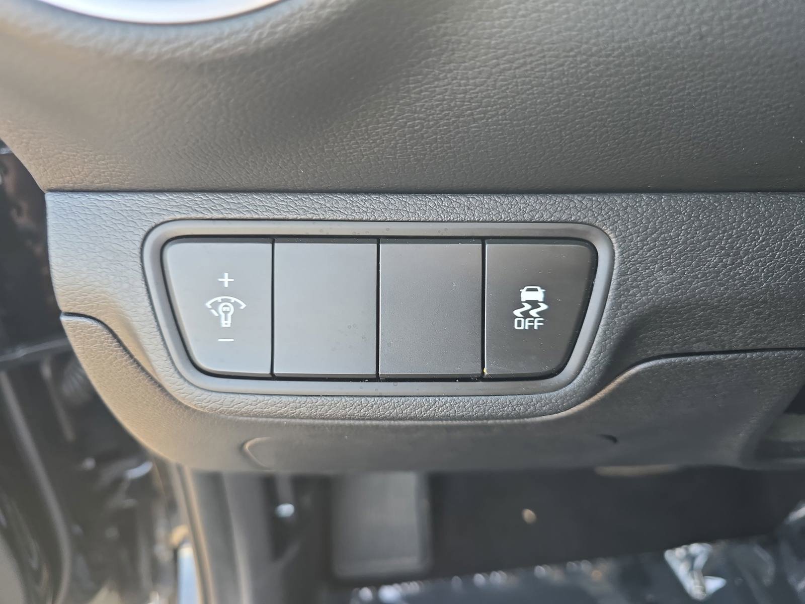 Used 2023 Kia Forte LXS image 28