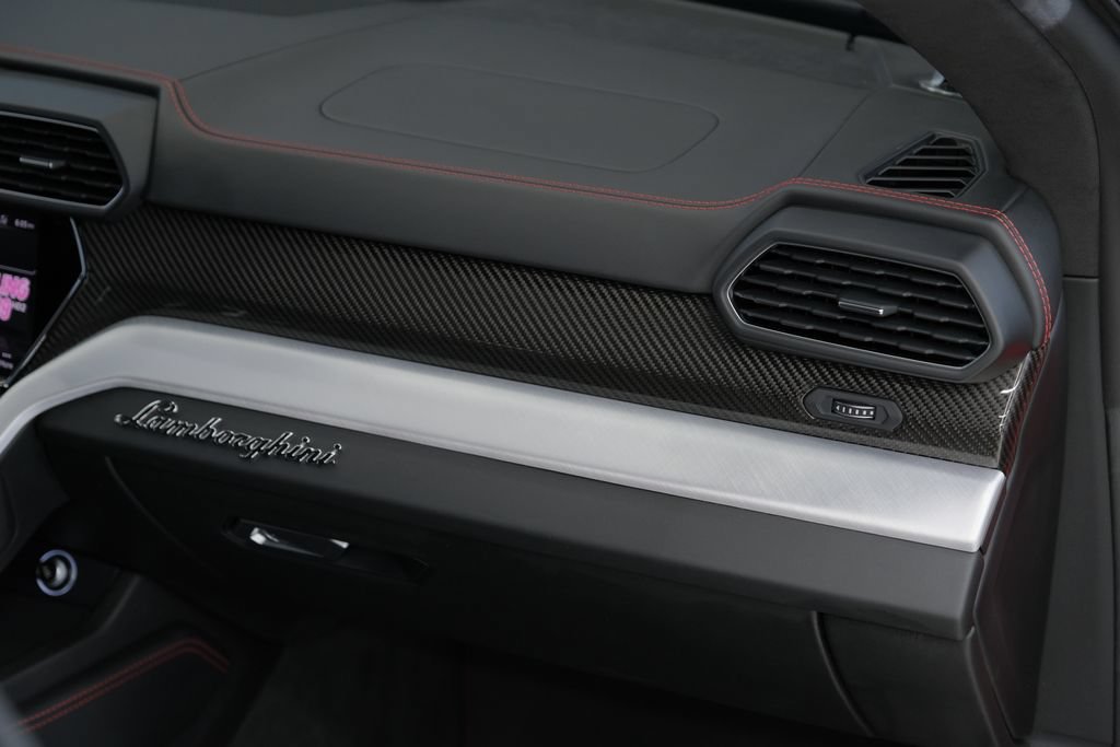Used 2021 Lamborghini Urus AWD/4WD image 46