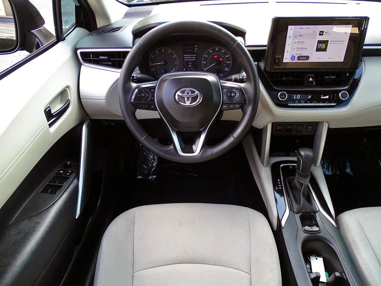 Used 2024 Toyota Corolla Cross LE w/ Moonroof Package FWD image 31