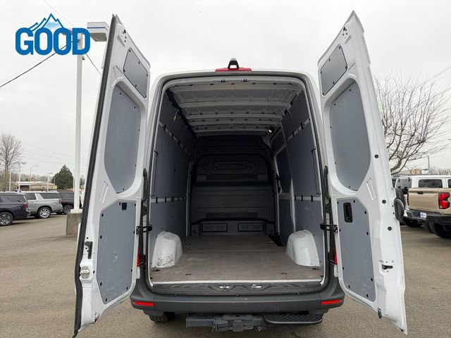 Used 2025 Mercedes-Benz Sprinter 2500 image 25