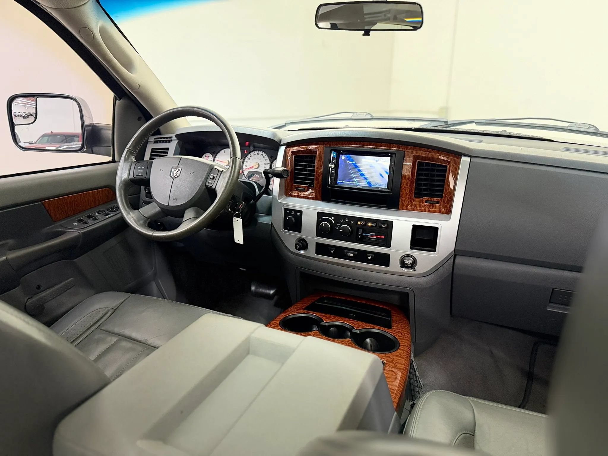 Used 2007 Dodge Ram 3500 Truck Laramie AWD/4WD image 28