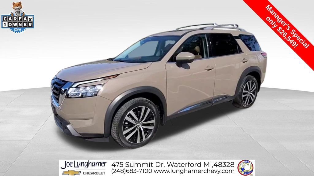 Used 2024 Nissan Pathfinder Platinum w/ Cargo Package AWD/4WD image 4