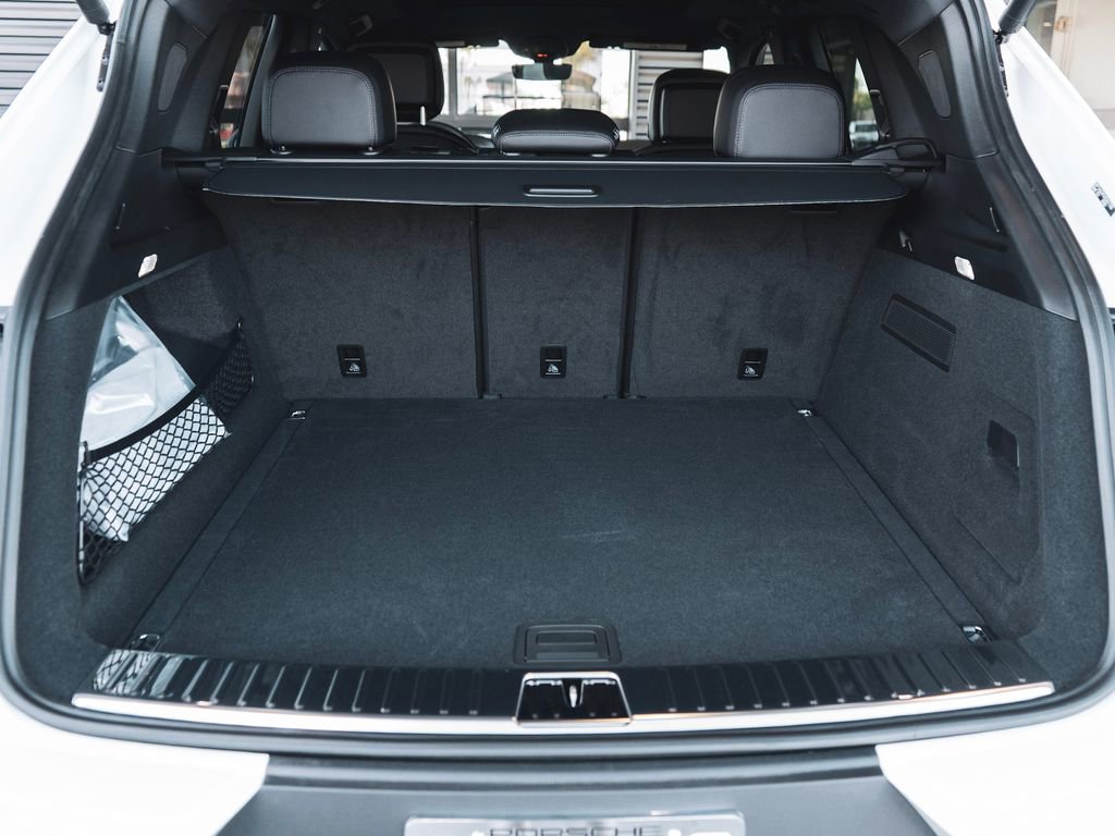 New 2025 Porsche Cayenne image 34