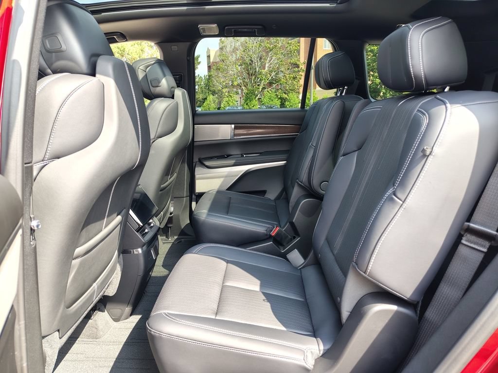 New 2027 Cadillac Vistiq Premium Luxury w/ LPO, Premium Carpet Package AWD/4WD image 36