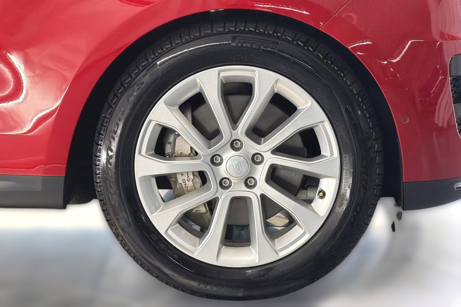 Used 2025 Land Rover Range Rover Sport SE image 11