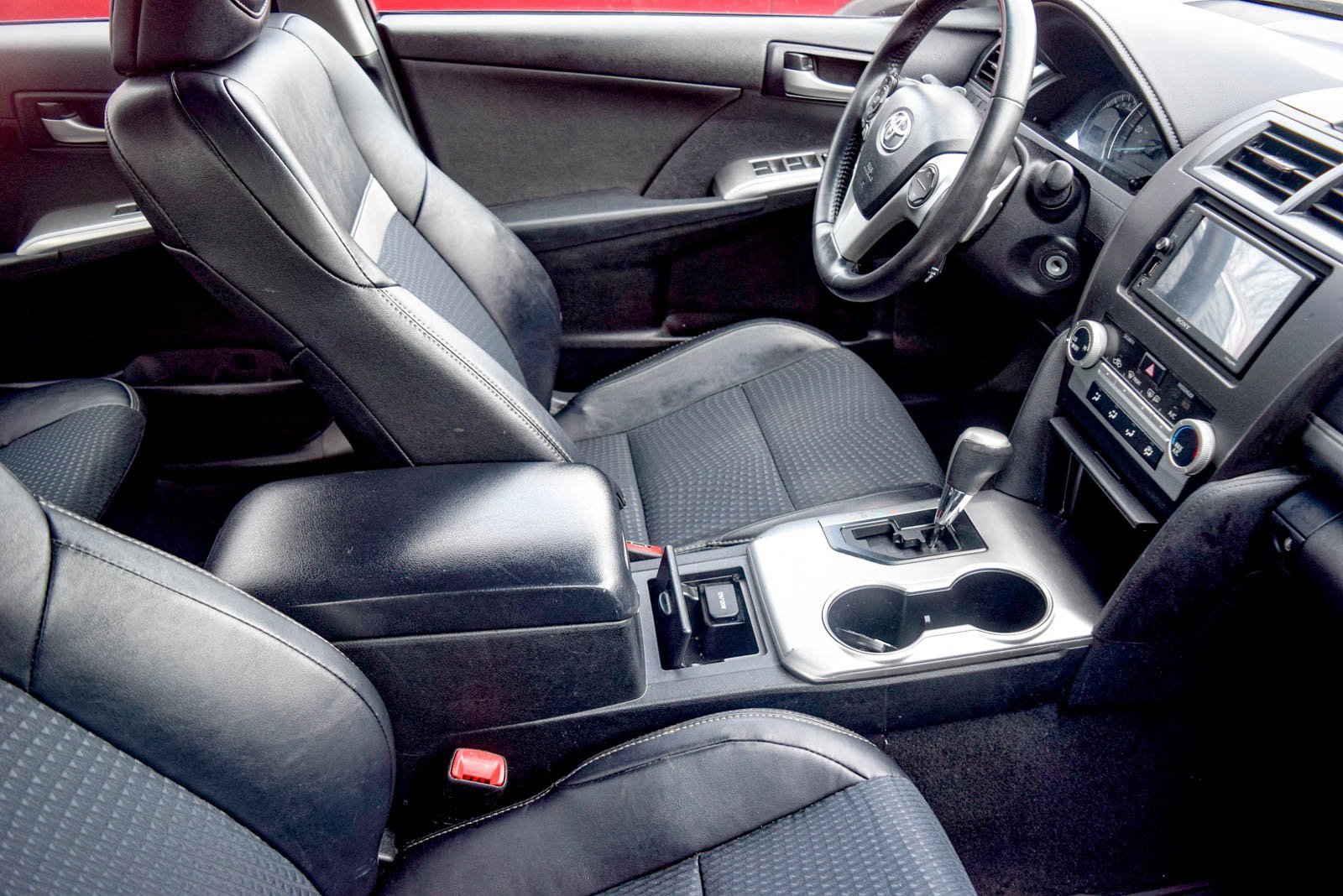 Used 2013 Toyota Camry SE image 8