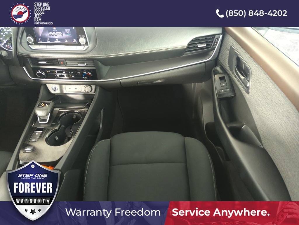Used 2023 Nissan Rogue S FWD image 15