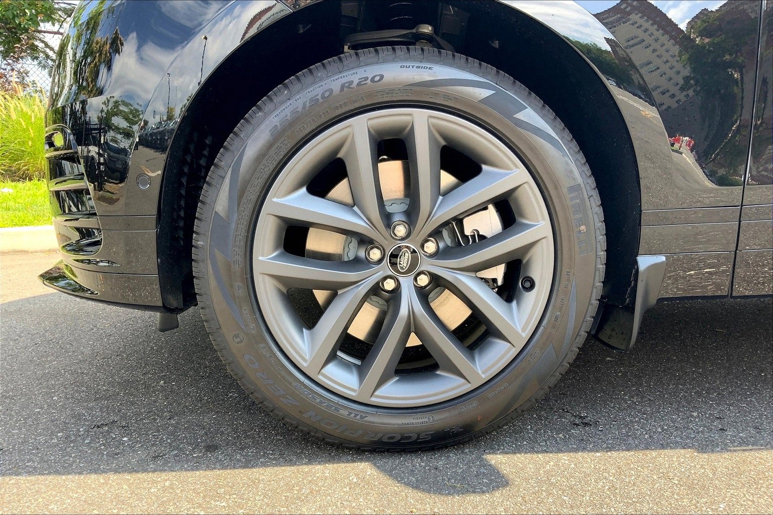 New 2026 Land Rover Range Rover Velar Dynamic SE image 11