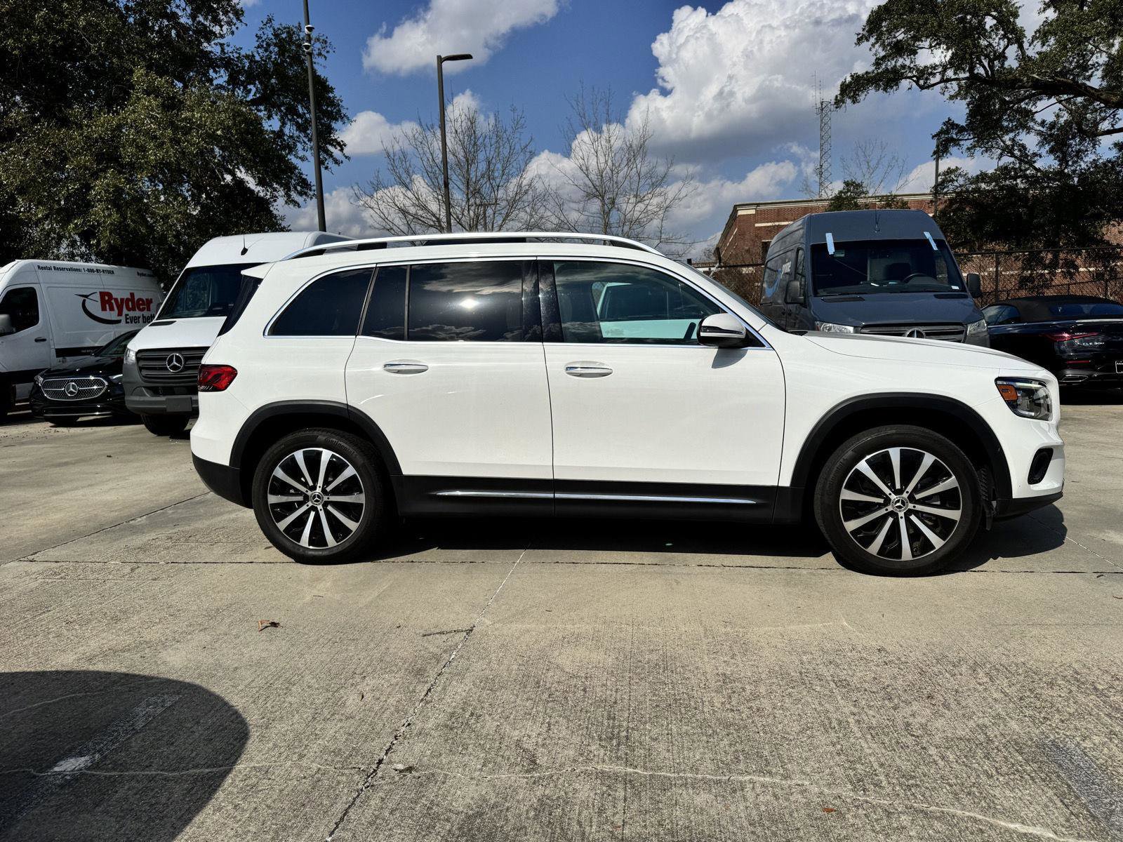 Certified 2022 Mercedes-Benz GLB 250 w/ Premium Package image 27