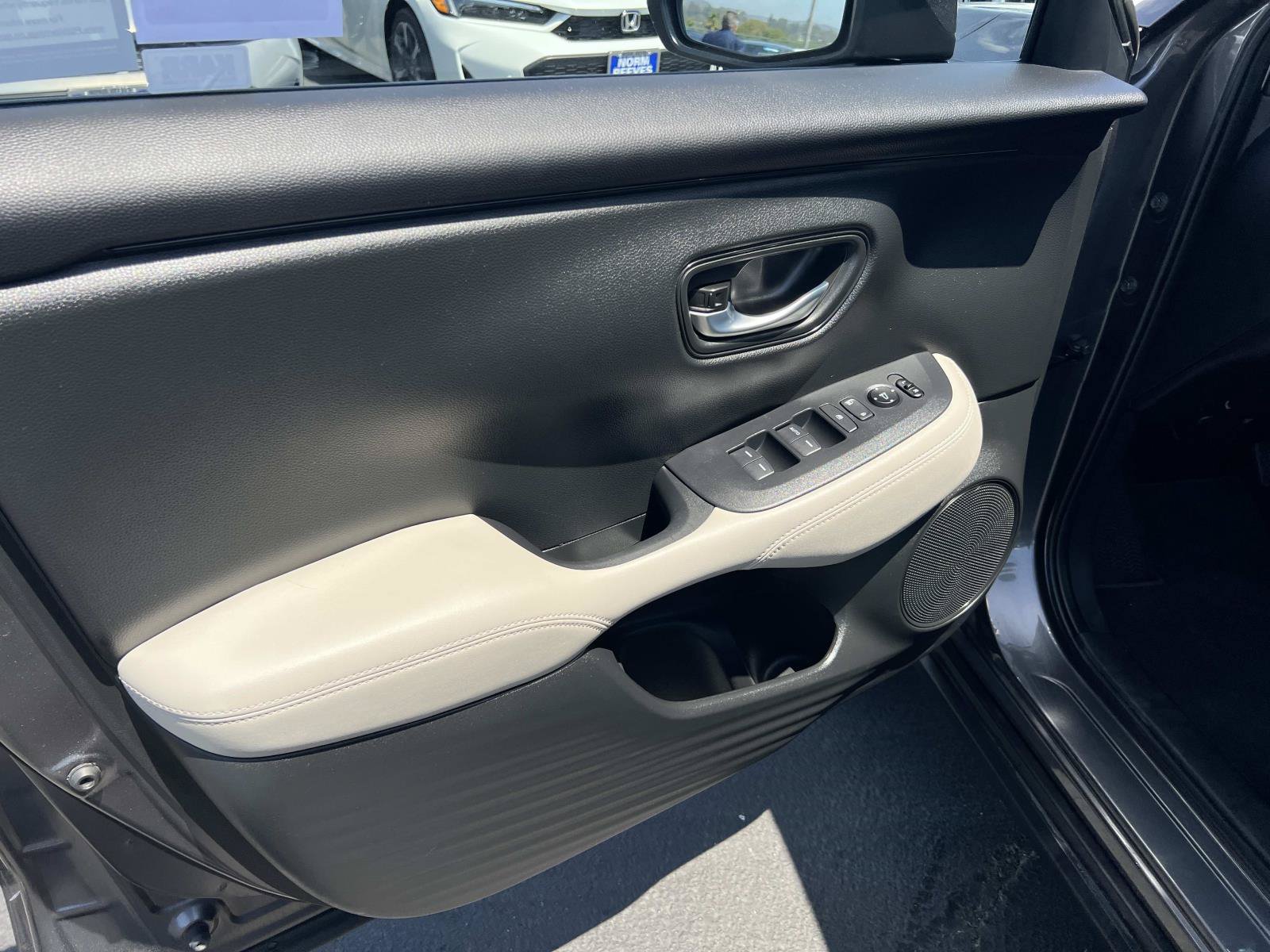 Certified 2025 Honda HR-V LX image 6