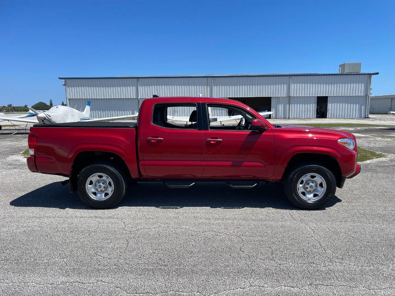 Used 2017 Toyota Tacoma SR RWD image 11