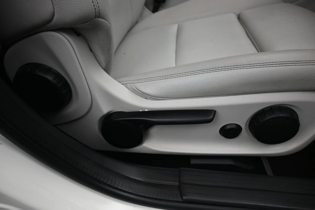 Used 2016 Mercedes-Benz GLA 250 image 41